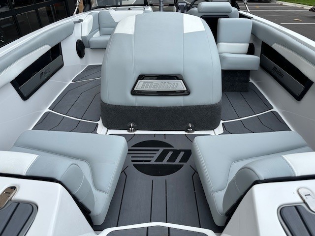 mv1k8z09
